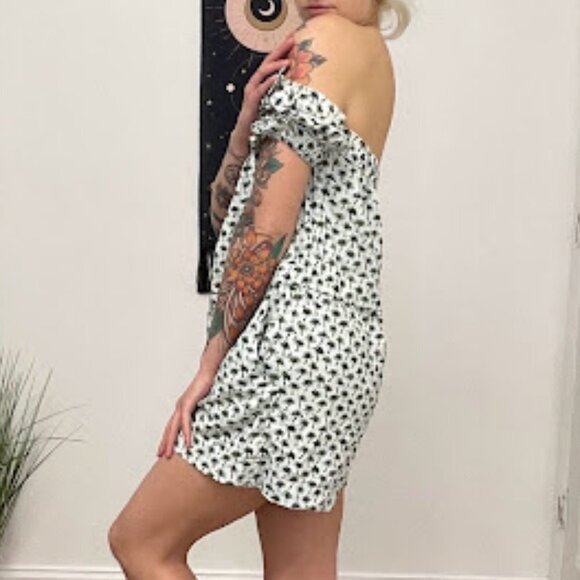 Milly Off the Shoulder Palm Tree Zoey Romper Elastic Waist Size 0 Green/White - Picture 8 of 12